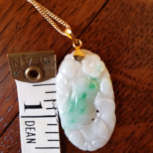 Vintage Gold Chain with Jade Necklace. - Picture 6 of 10